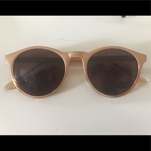 Round sunglasses